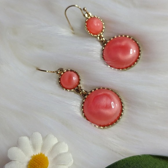 Coral Shimmer Orange Drop Earrings on Gold New - Picture 2 of 3